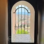 Remarkable Medieval Clifftop With Panoramic Sea Views To Stromboli Beautifully Restored And Fully Equipped Apartman *