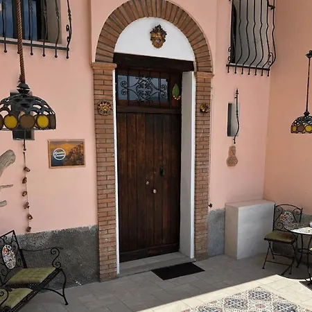 Remarkable Medieval Clifftop With Panoramic Sea Views To Stromboli Beautifully Restored And Fully Equipped 아망테