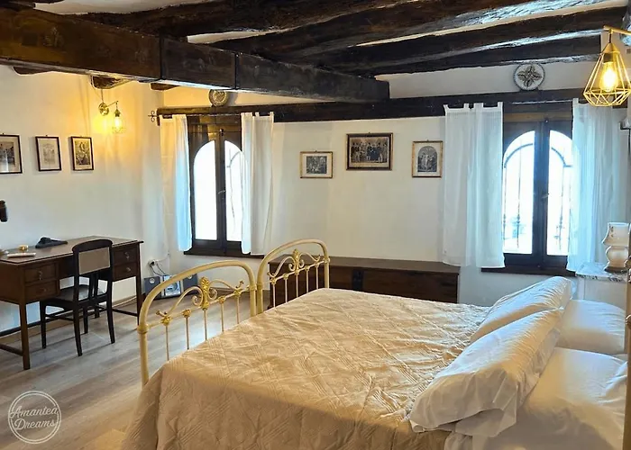 Remarkable Medieval Clifftop With Panoramic Sea Views To Stromboli Beautifully Restored And Fully Equipped Daire